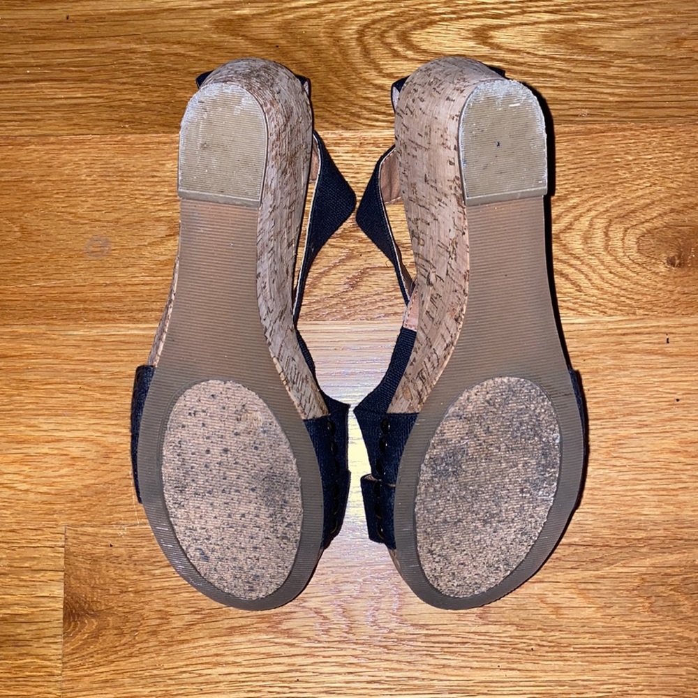 Lucky Brand Black Cork Studded Platform Wedges - Picture 6 of 8